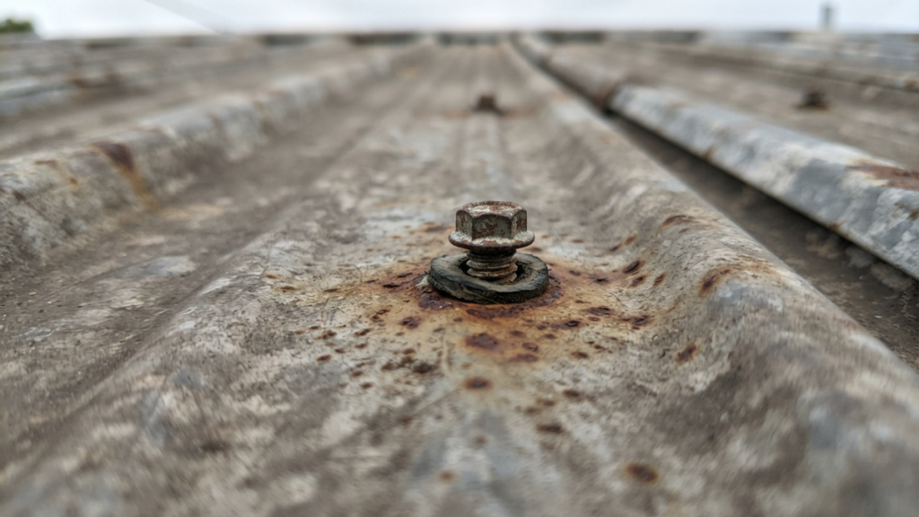 metal roof problems warning signs rust and dents